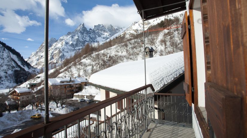 Mont Blanc chain view