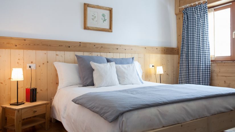 Camera basic con letto matrimoniale