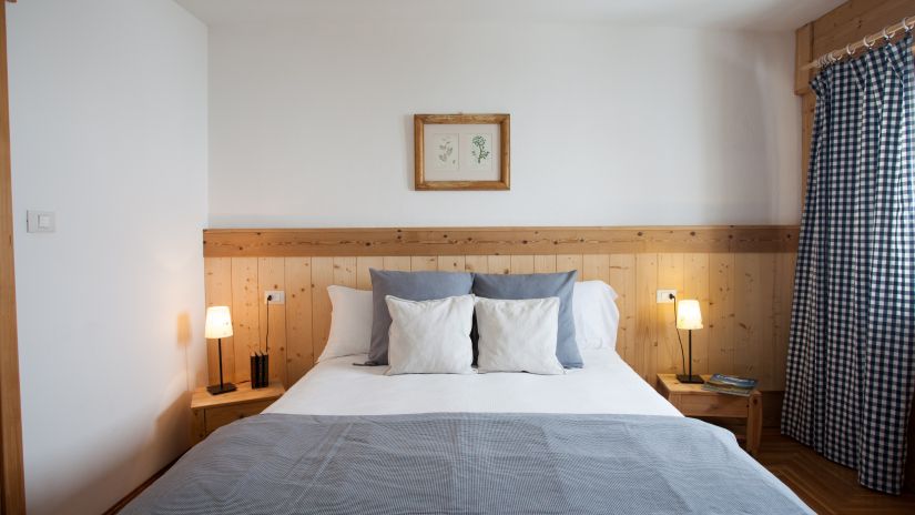 Camera basic con letto matrimoniale